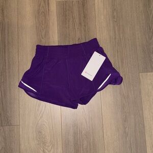 NWT 💗lululemon Hottie hot 2.5 in Women's Purple Athletic Shorts